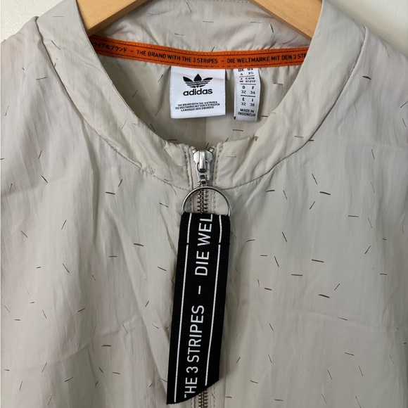 Adidas Minimalist Collection, Unique Beige Zip-Up Jacket - Picture 3 of 7